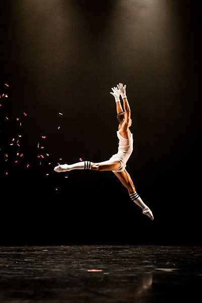 Shohei Iwahama performing a dance