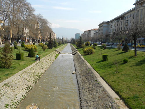 Tirane's Central Canal and Boulevard