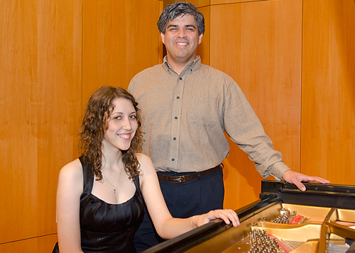 Anna Smigelskaya and Dr. Sergio Ruiz