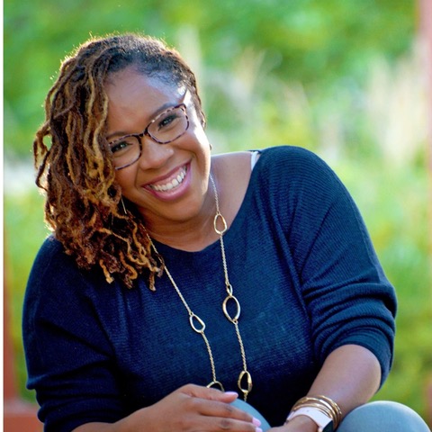 Alumni-Shat&eacute; L Hayes-headshot